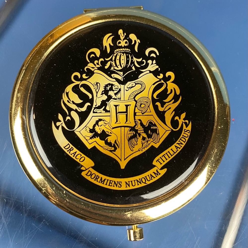 Harry Potter Hogwarts Crest Compact Mirror NEW!